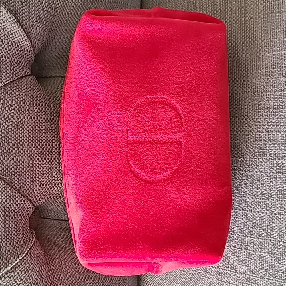 DIOR Beauty - Trousse Pouch in red velvet